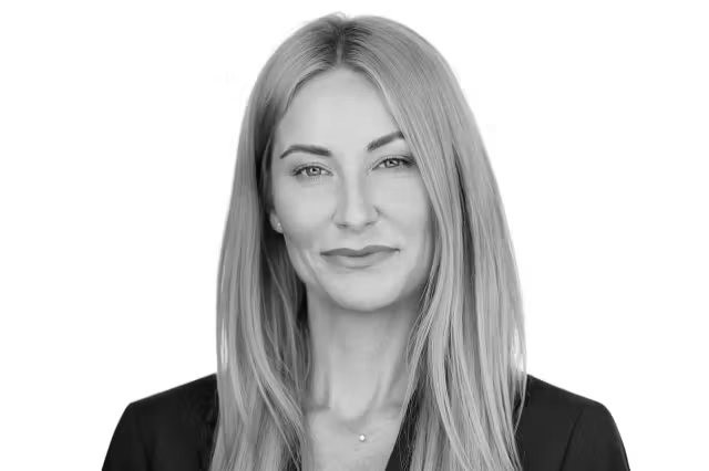 Ewa Dymowłok — Office Manager